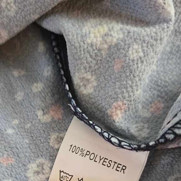 NWT SIMPLE FLUTTER SLEEVE FLORAL TOP SZ.XL - Picture 5 of 5